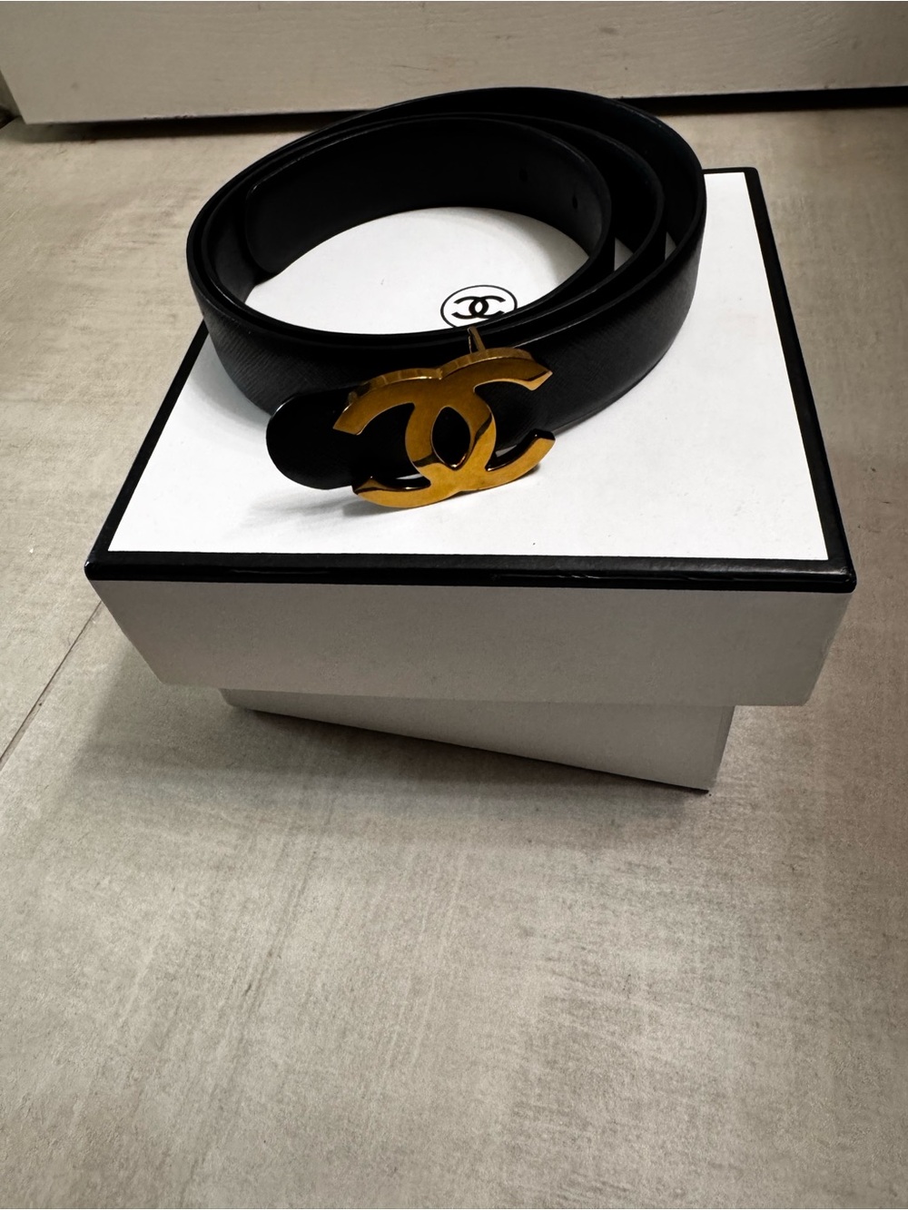 Womens Black Belt Gold Accent 43” Excellent Condition
